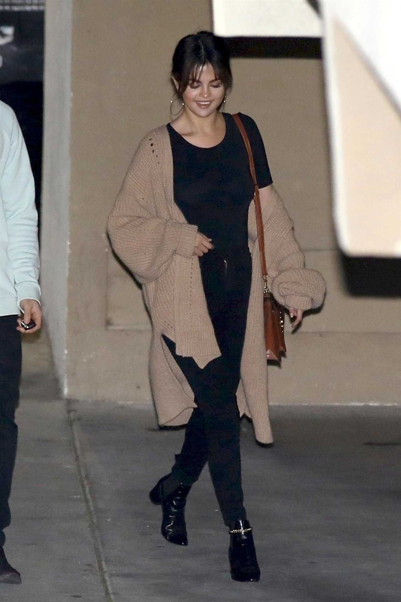 /storage/shares/uploads/files/Selena-Gomez-356.jpg