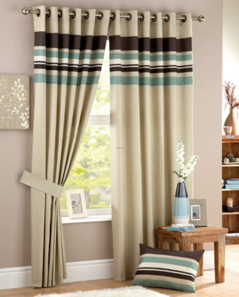 /storage/shares/uploads/files/decoration-ideas-interior-furniture-astonishing-home-decoration-plan-with-living-room-country-curtains-design-ideas-using-beige-stripes-curtain-with-brown-wooden-side-table-and-white-furry-rug-perfec.jpg