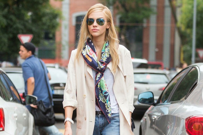 /storage/shares/uploads/files/fashion-how-to-2015-05-silk-scarves-00.jpg