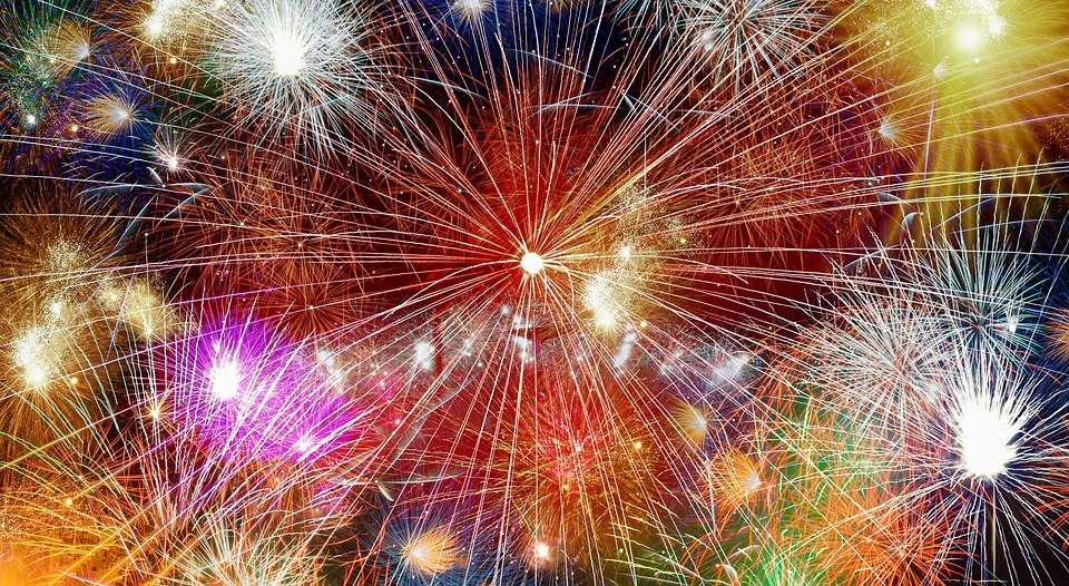 /storage/shares/uploads/files/fireworks-2248223_960_720.jpg