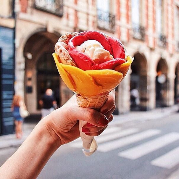 /storage/shares/uploads/files/food-around-the-world-sweets-travel-girl-eat-world-25-57230277addf7__605.jpg