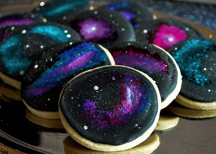 /storage/shares/uploads/files/galaxy-cake-wedding-space-cupcakes-skozorbit-5.jpg