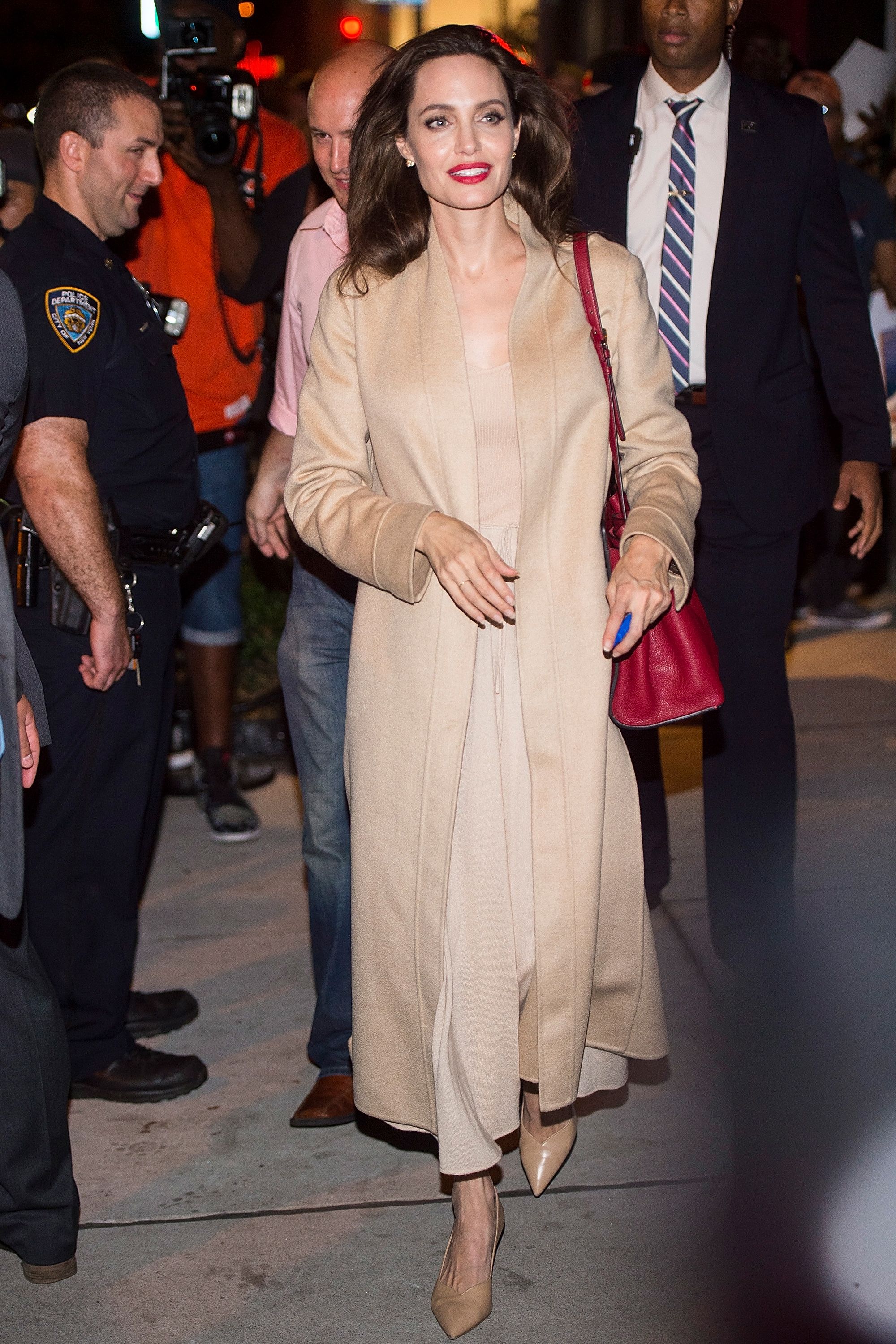 /storage/shares/uploads/files/hbz-style-secret-angelina-jolie-1505484259.jpg