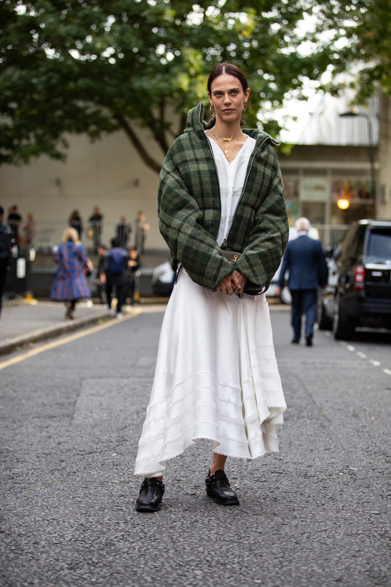 /storage/shares/uploads/files/london-fashion-week-spring-2019-street-style-48.jpg