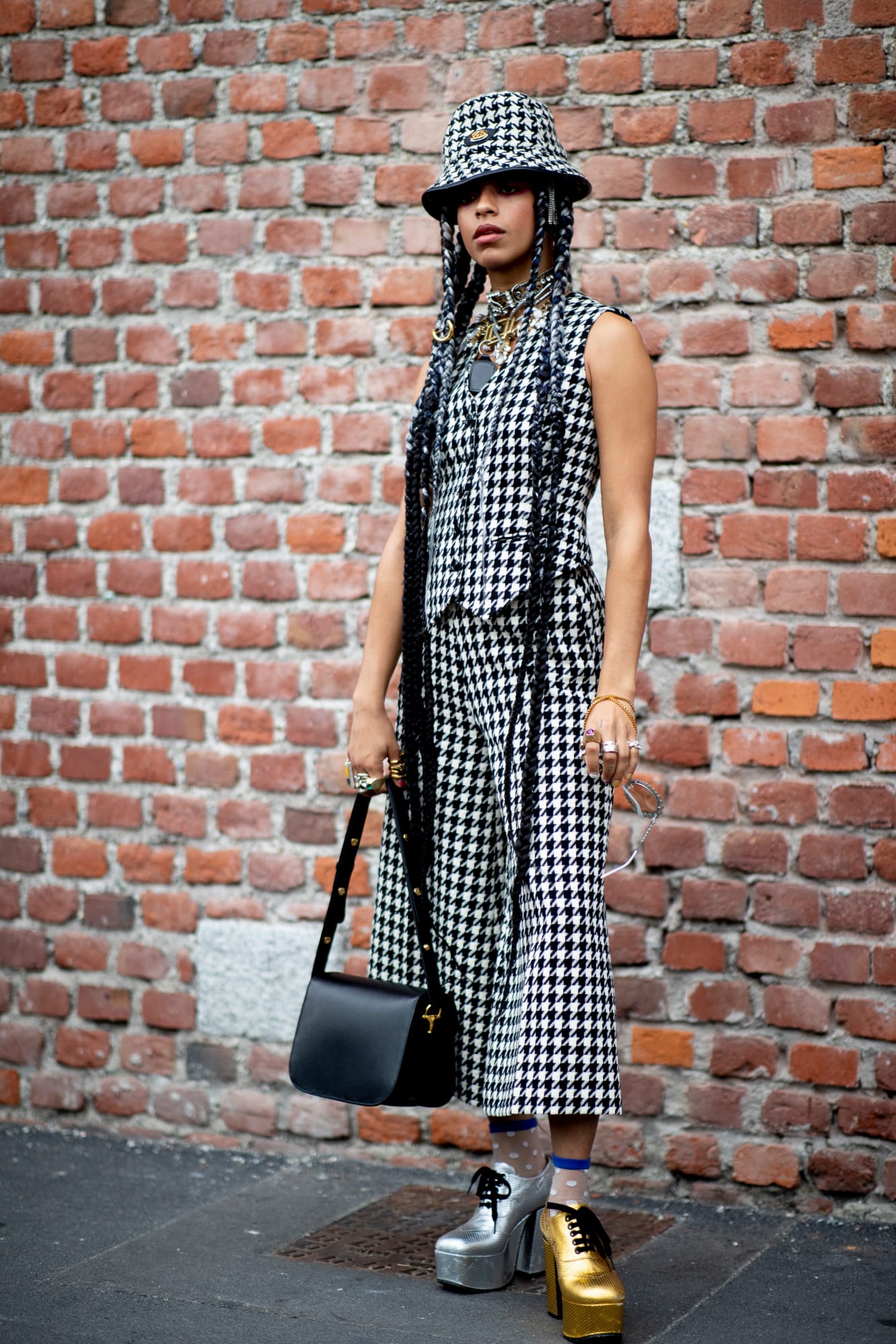 /storage/shares/uploads/files/milan-fashion-week-spring-2020-street-style-day-5-33.jpg