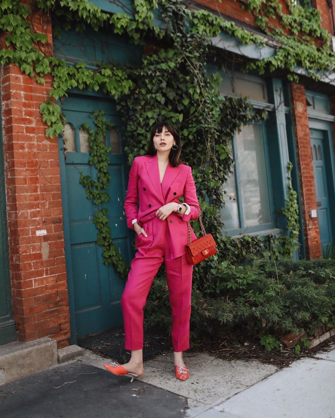 /storage/shares/uploads/files/natalieoffduty.jpg