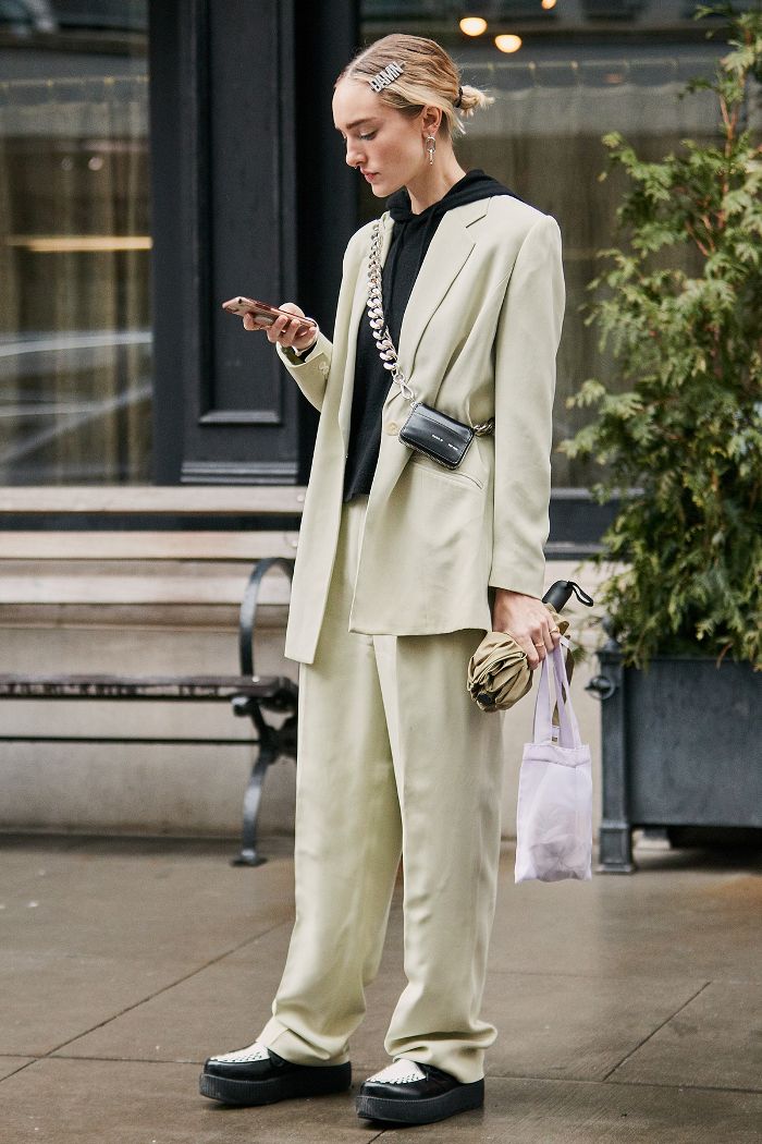 /storage/shares/uploads/files/new-york-fashion-week-street-style-fall-2019-277177-1549863684944-image.700x0c.jpg