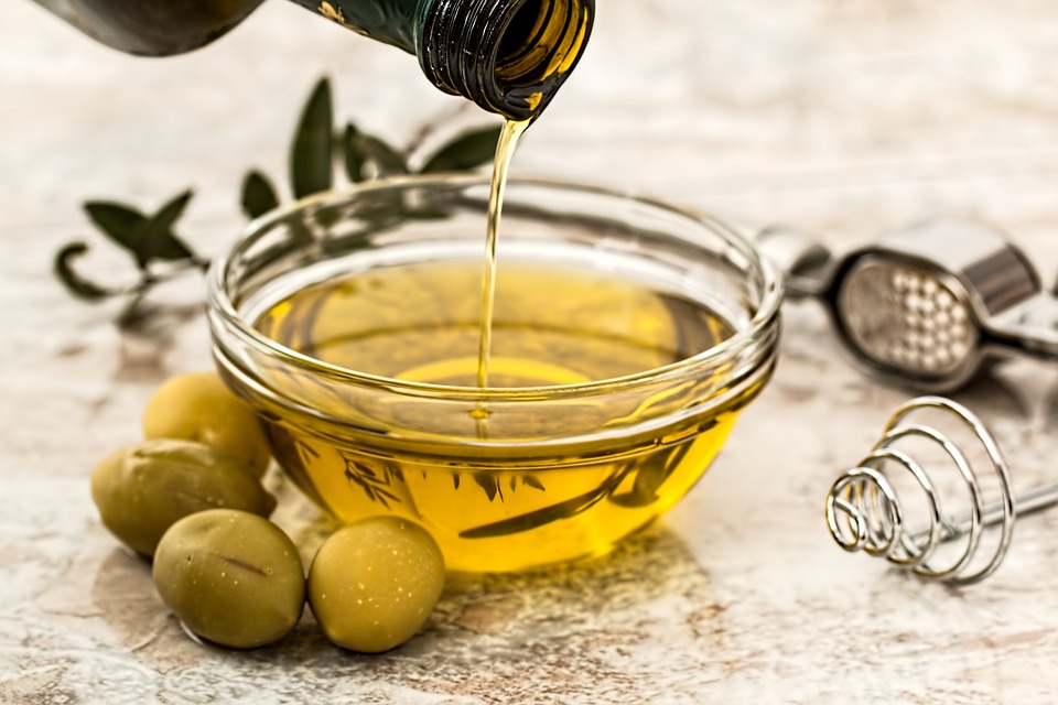 /storage/shares/uploads/files/olive-oil-968657_960_720%281%29.jpg