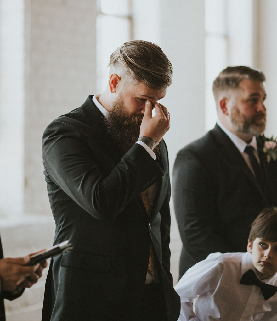 /storage/shares/uploads/files/paralyzed-bride-walks-at-wedding-jaquie-goncher-10-57b2ddc517fab__880.jpg