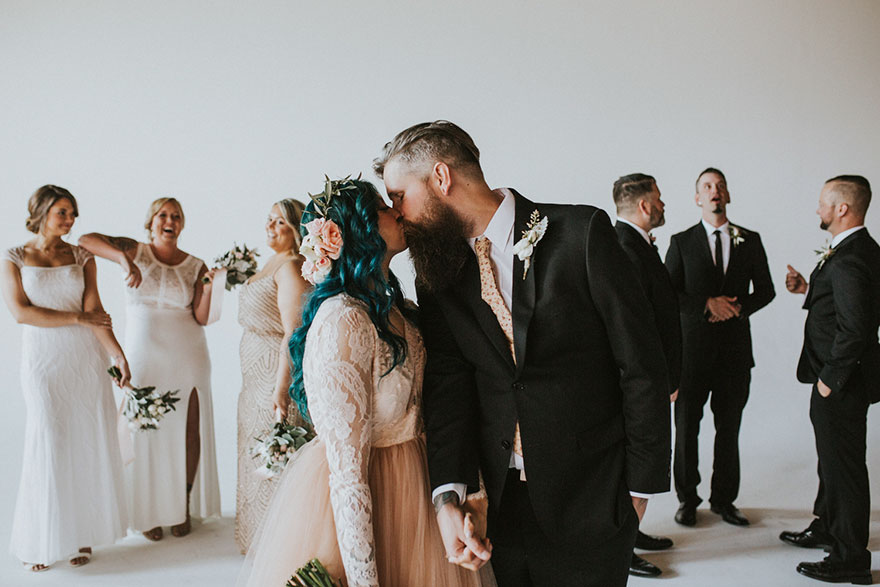 /storage/shares/uploads/files/paralyzed-bride-walks-at-wedding-jaquie-goncher-13-57b2ddcd1584f__880.jpg