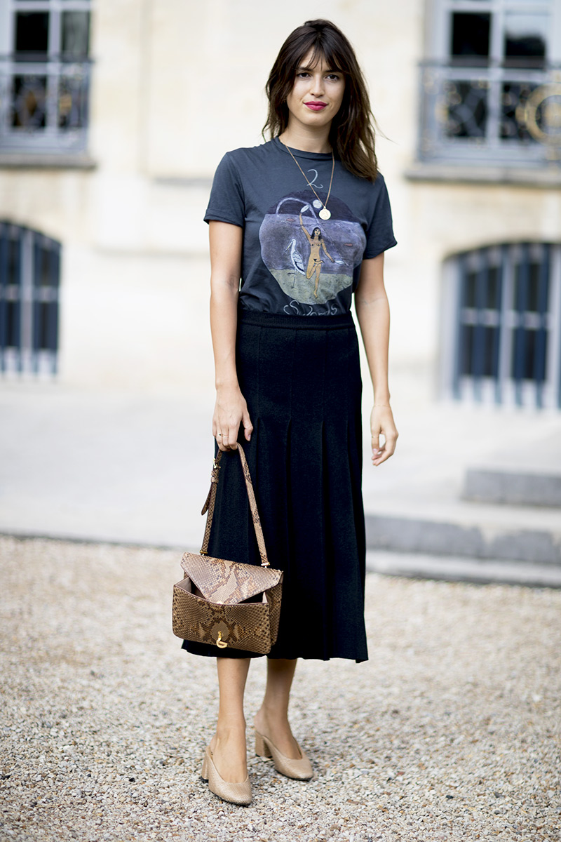 /storage/shares/uploads/files/paris-fashion-week-street-style-spring-2018-Jeanne-Damas-in-Dior.jpg
