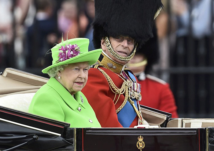 /storage/shares/uploads/files/queen-elizabeth-green-screen-outfit-funny-photoshop-battle-15.jpg