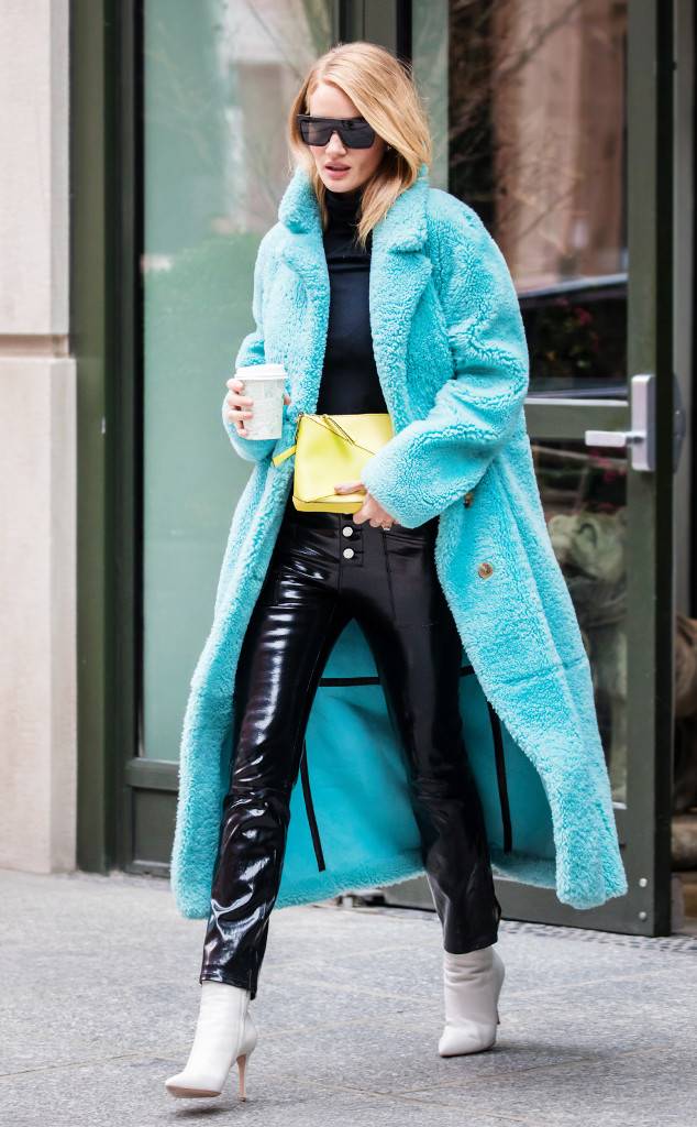 /storage/shares/uploads/files/rs_634x1024-180209151651-634-Rosie-Huntington-Whiteley-NYFW-Street-Style.jl.020918.jpg