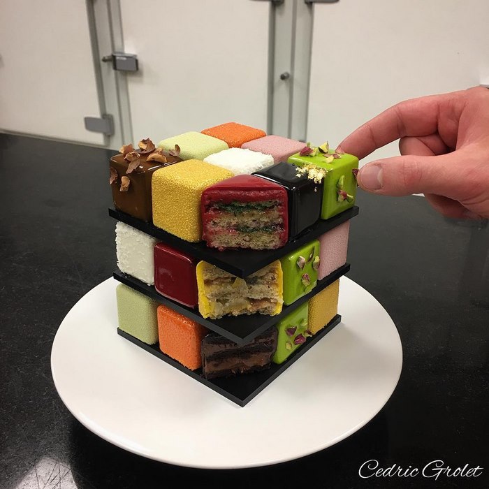 /storage/shares/uploads/files/rubiks-cube-cake-pastry-cedric-grolet-31-58dcf7426d6d0__700%20%281%29.jpg
