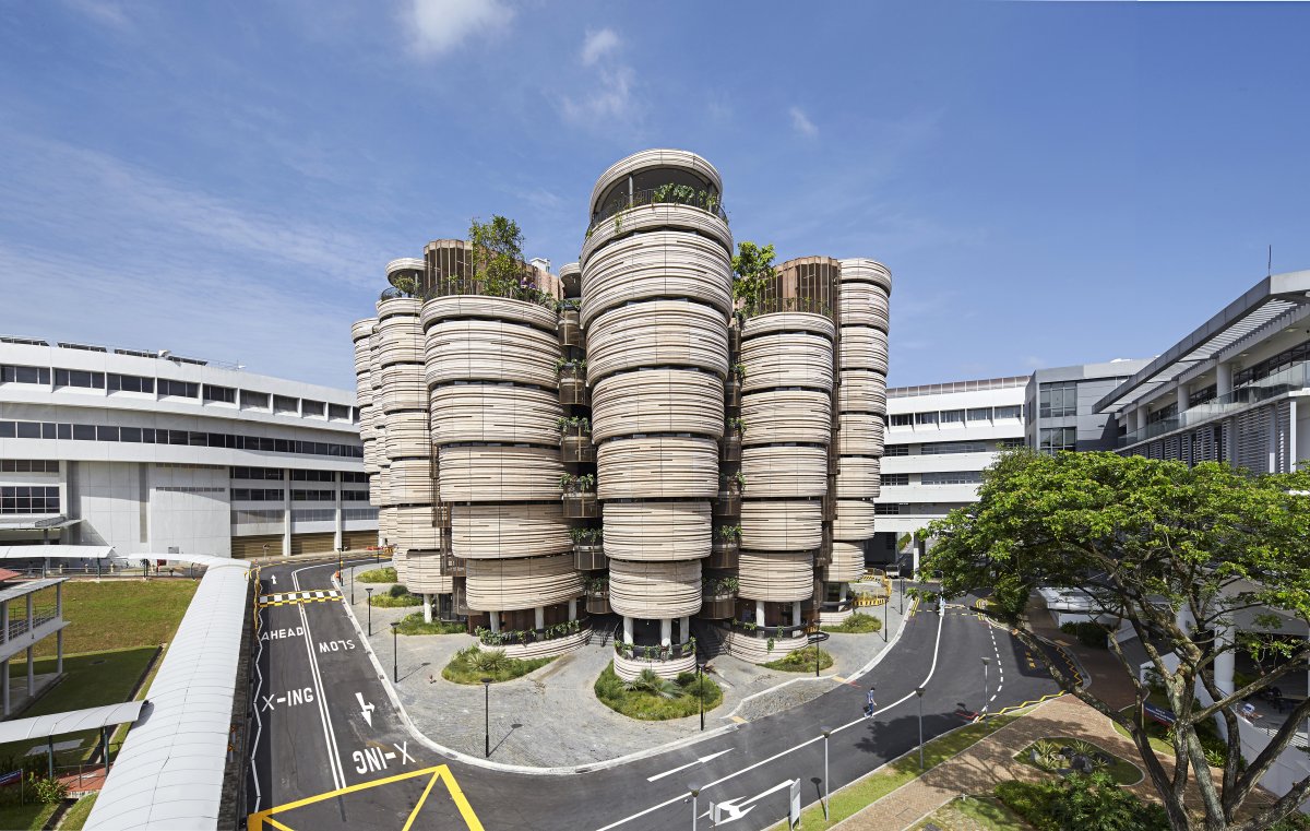 /storage/shares/uploads/files/singapores-nanyang-technological-university-is-a-master-class-in-green-architecture-from-its-rooftop-gardens-.jpg