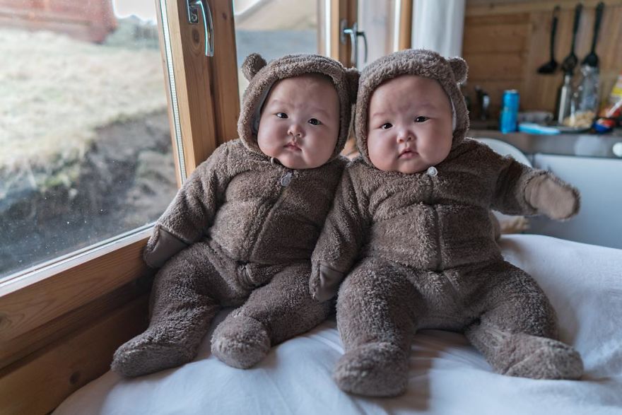 /storage/shares/uploads/files/these-miracle-twins-have-the-best-outfits-ever-582f05ef231bf__880.jpg
