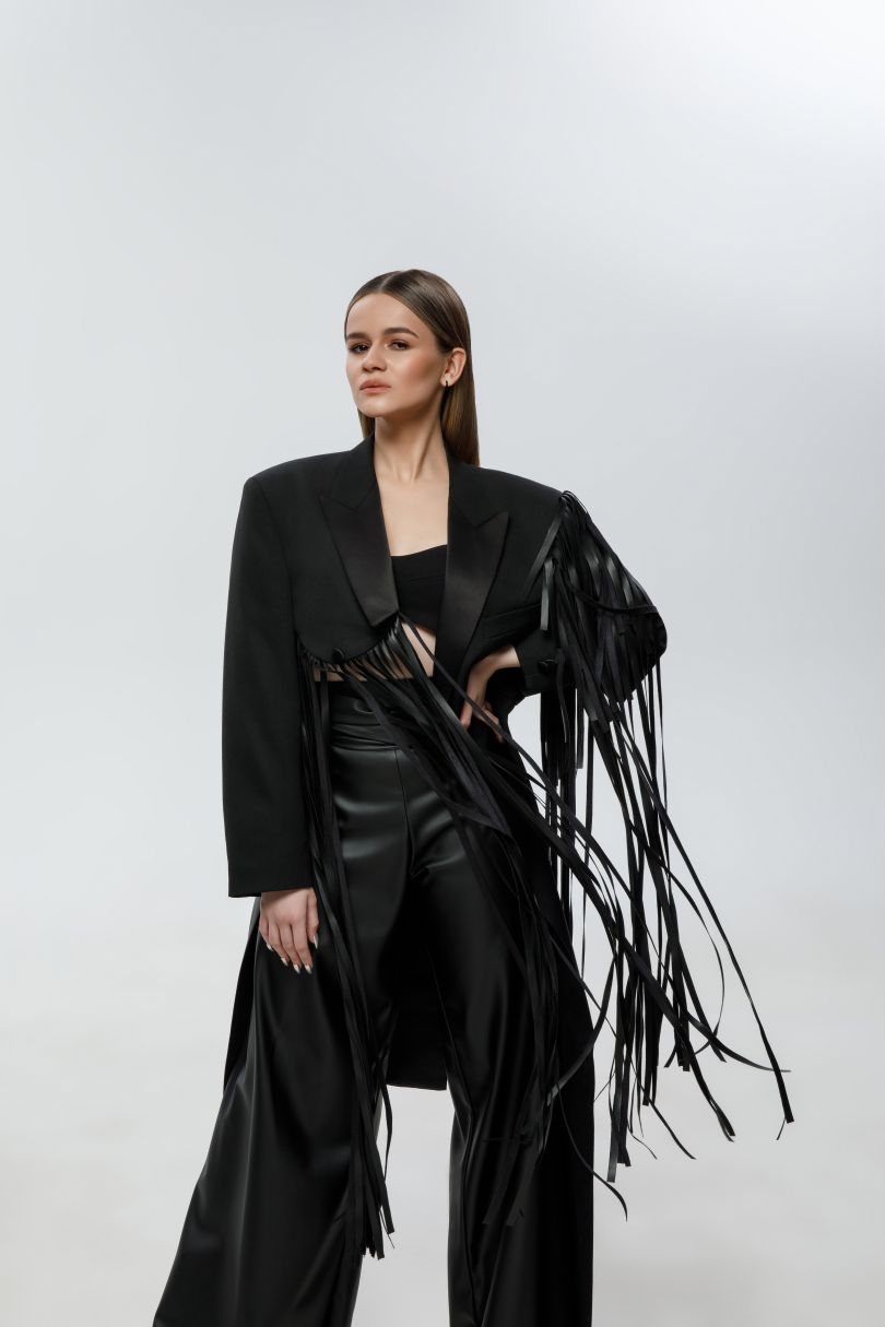 Співачка SOWA